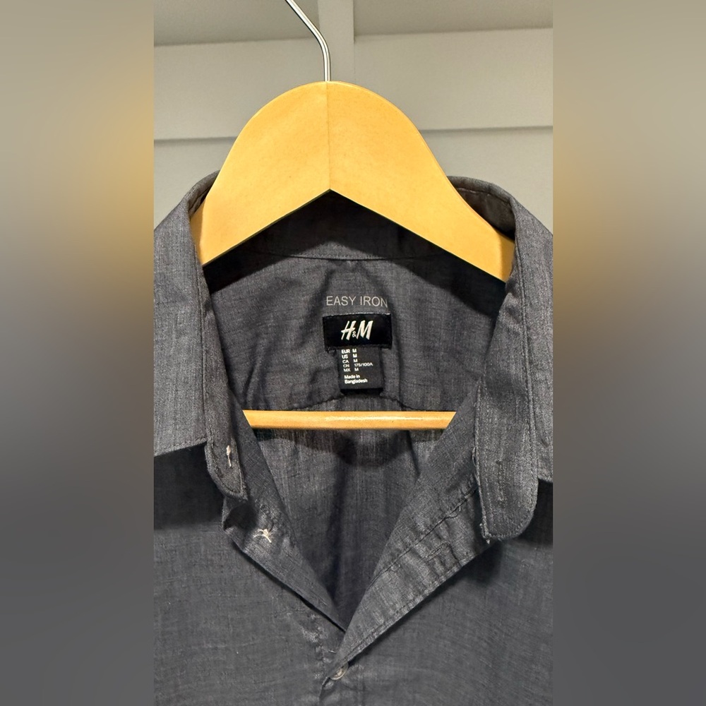 H&M dark gray dress shirt. m